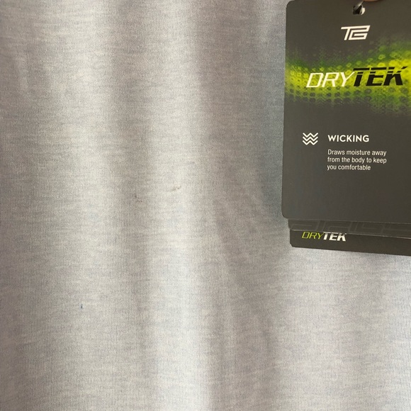 Tek Gear | TWO drytek work out tank tops - Picture 4 of 4